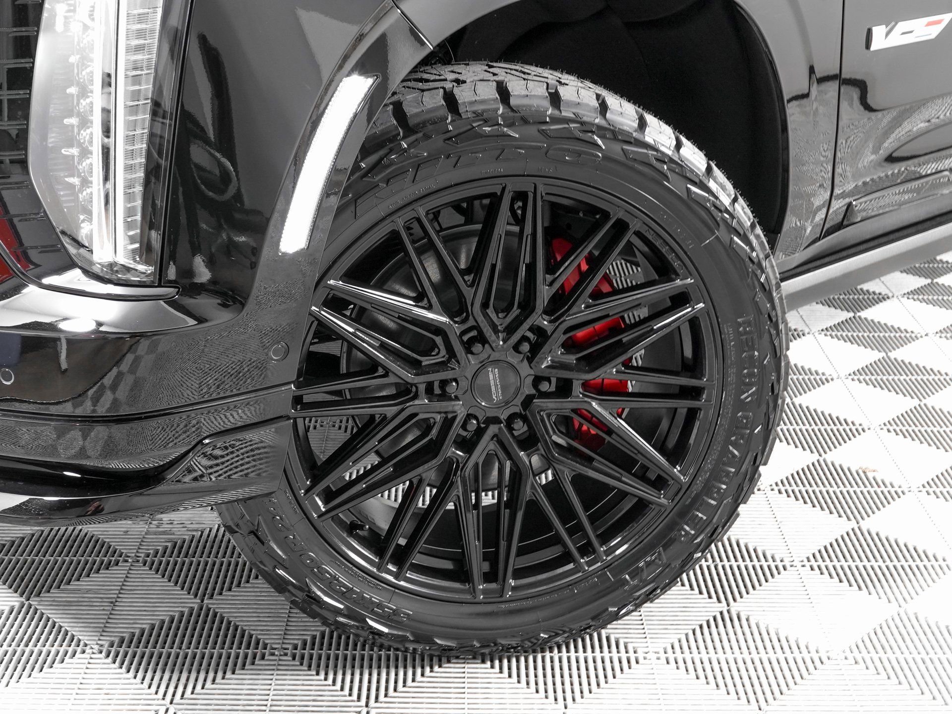 Used 2026 Cadillac Escalade ESV V image 36