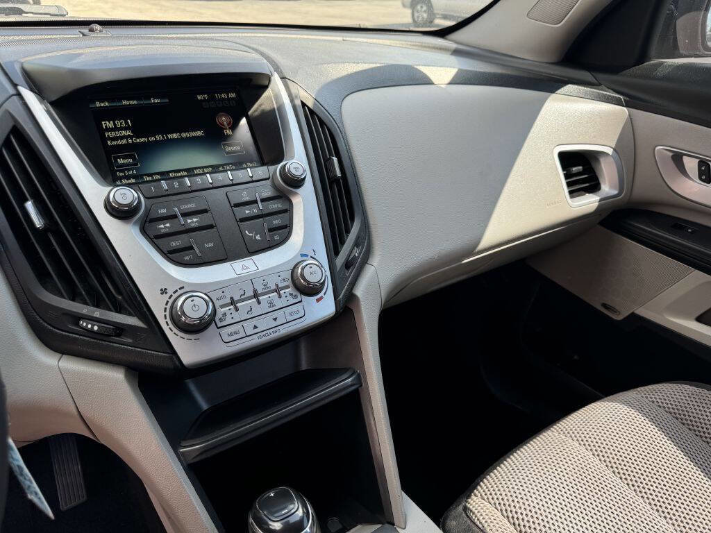 Used 2017 Chevrolet Equinox LT w/ Convenience Package image 12