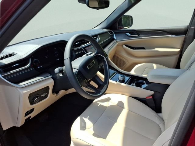 Used 2023 Jeep Grand Cherokee Limited AWD/4WD image 15