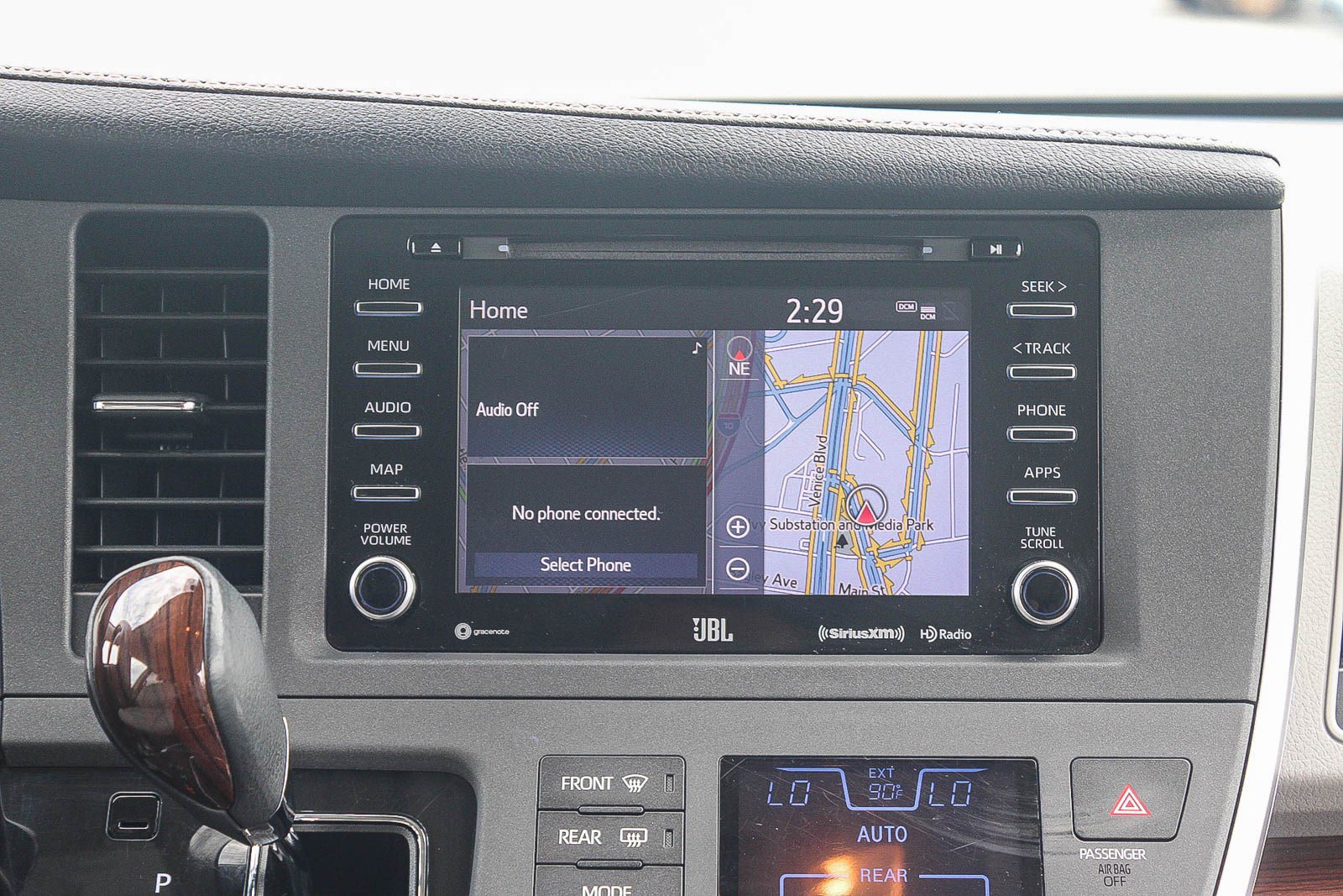Used 2020 Toyota Sienna Limited Premium w/ Carpet Mat Package FWD image 15