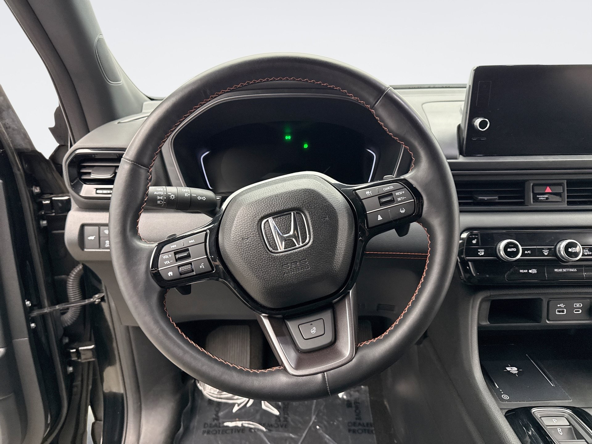 Used 2023 Honda Pilot TrailSport image 14