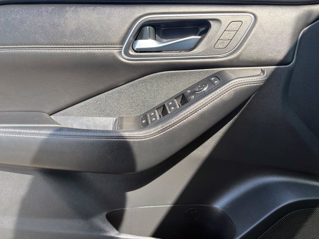 Used 2024 Nissan Rogue Platinum AWD/4WD image 23
