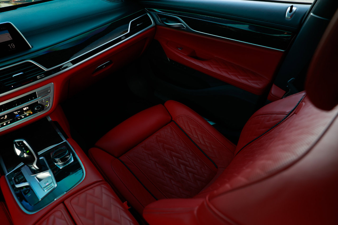 Used 2021 BMW 750i xDrive w/ Luxury Rear Seating Package image 24