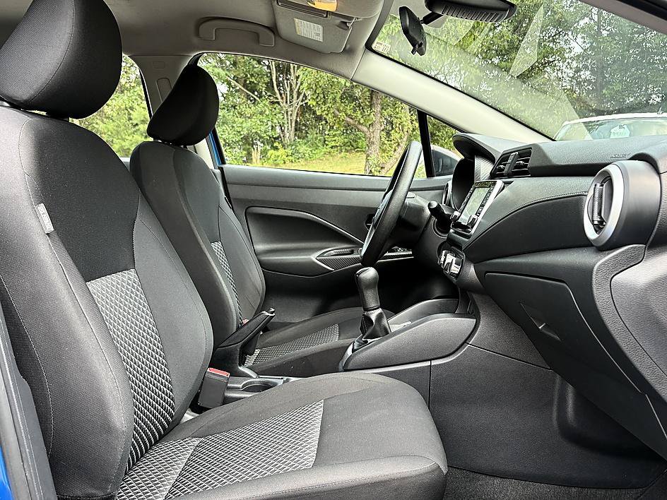 Used 2021 Nissan Versa S FWD image 13
