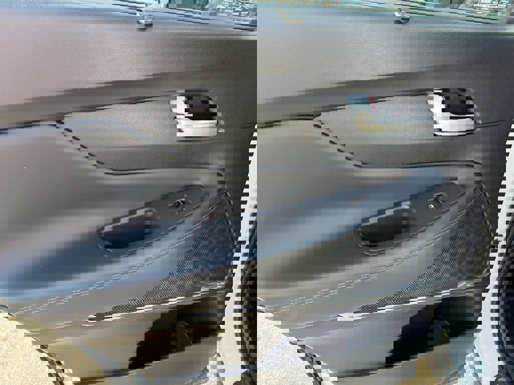 Used 2023 Hyundai Santa Fe SEL Premium image 17