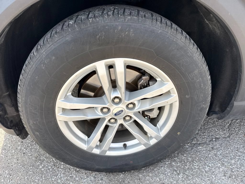 Used 2020 Ford Explorer XLT w/ Equipment Group 202A RWD image 3