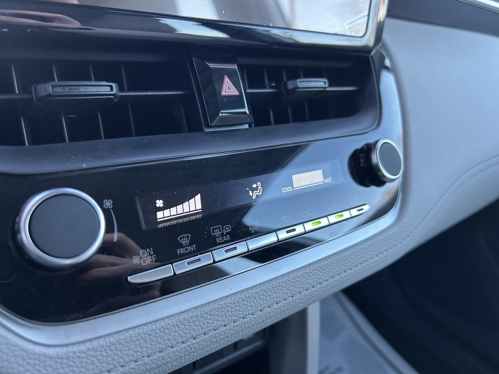 Used 2025 Toyota Corolla Cross L image 17