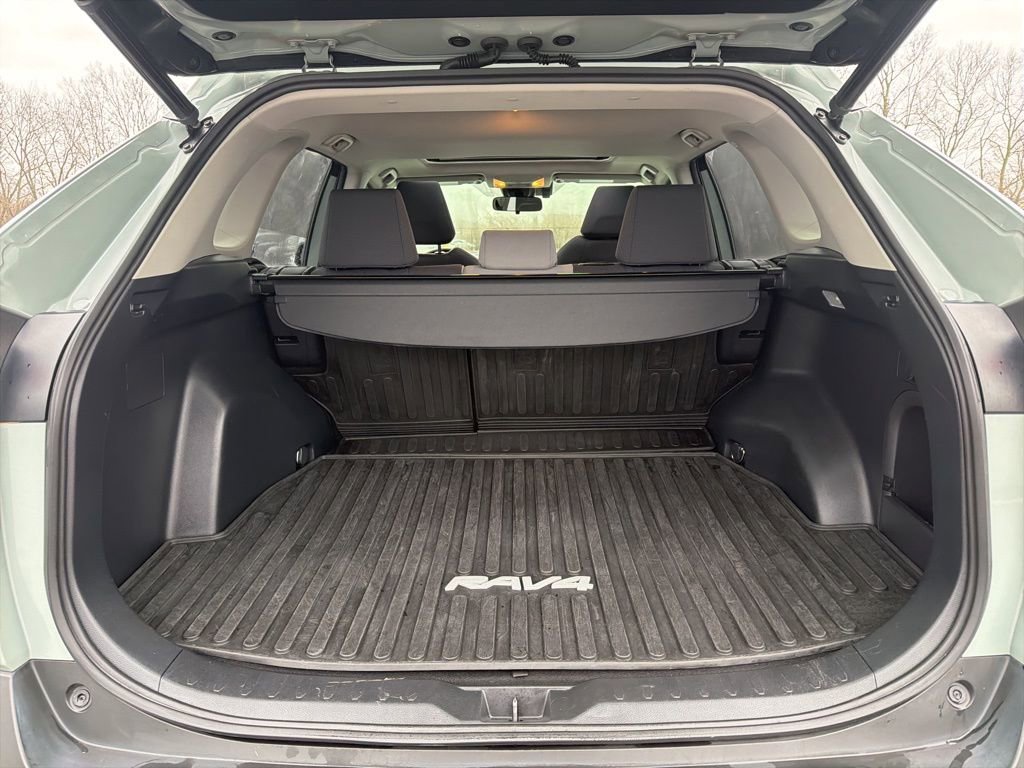 Used 2019 Toyota RAV4 XLE image 22