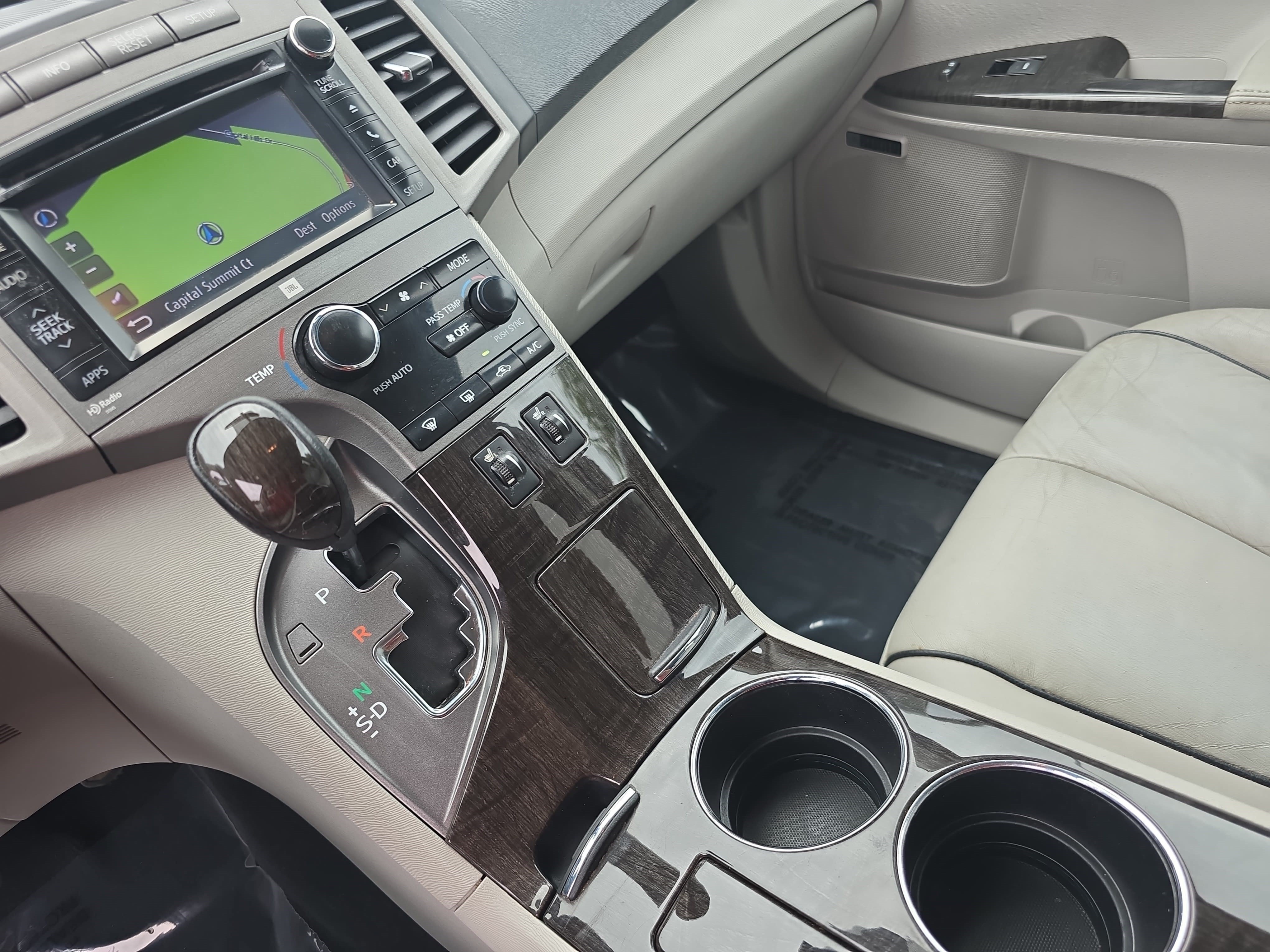 Used 2013 Toyota Venza XLE w/ XLE Premium Pkg FWD image 25