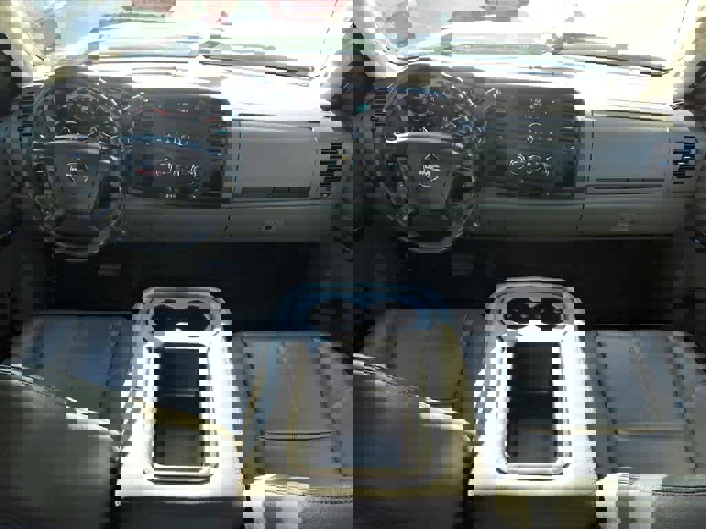 Used 2014 GMC Sierra 2500 W/T w/ Snow Plow Prep Package image 4