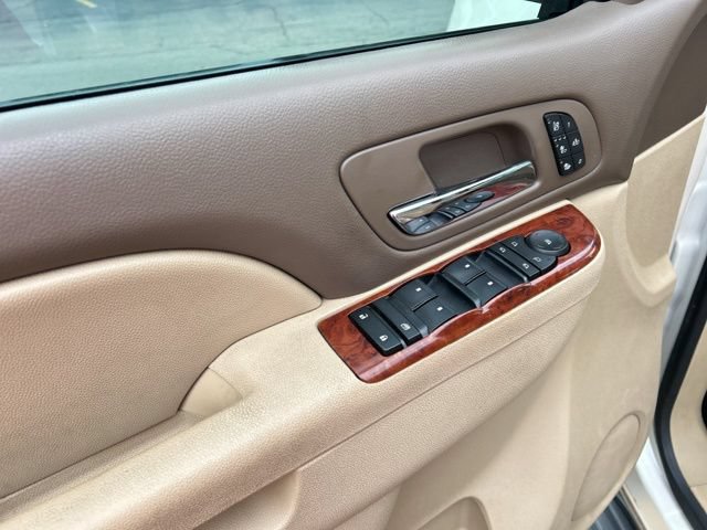 Used 2012 Chevrolet Suburban LTZ AWD/4WD image 32