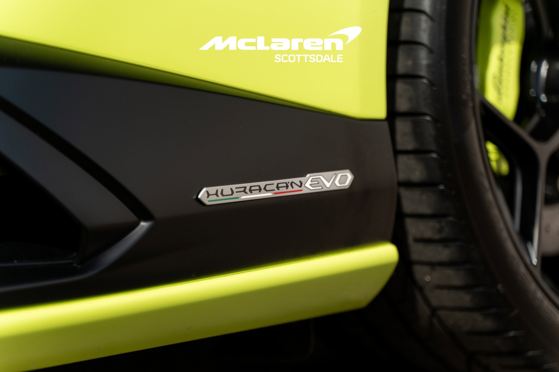 Used 2022 Lamborghini Huracan EVO image 15