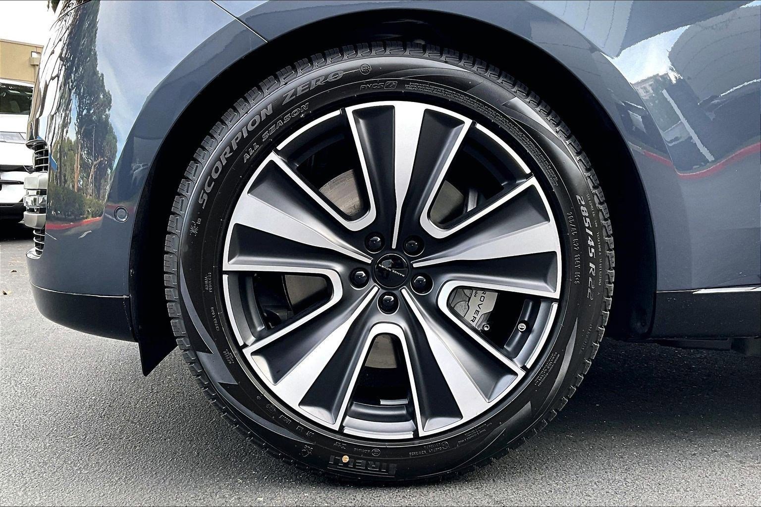 New 2026 Land Rover Range Rover SE image 6