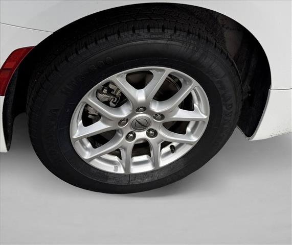 Used 2022 Chrysler Voyager LX FWD image 9