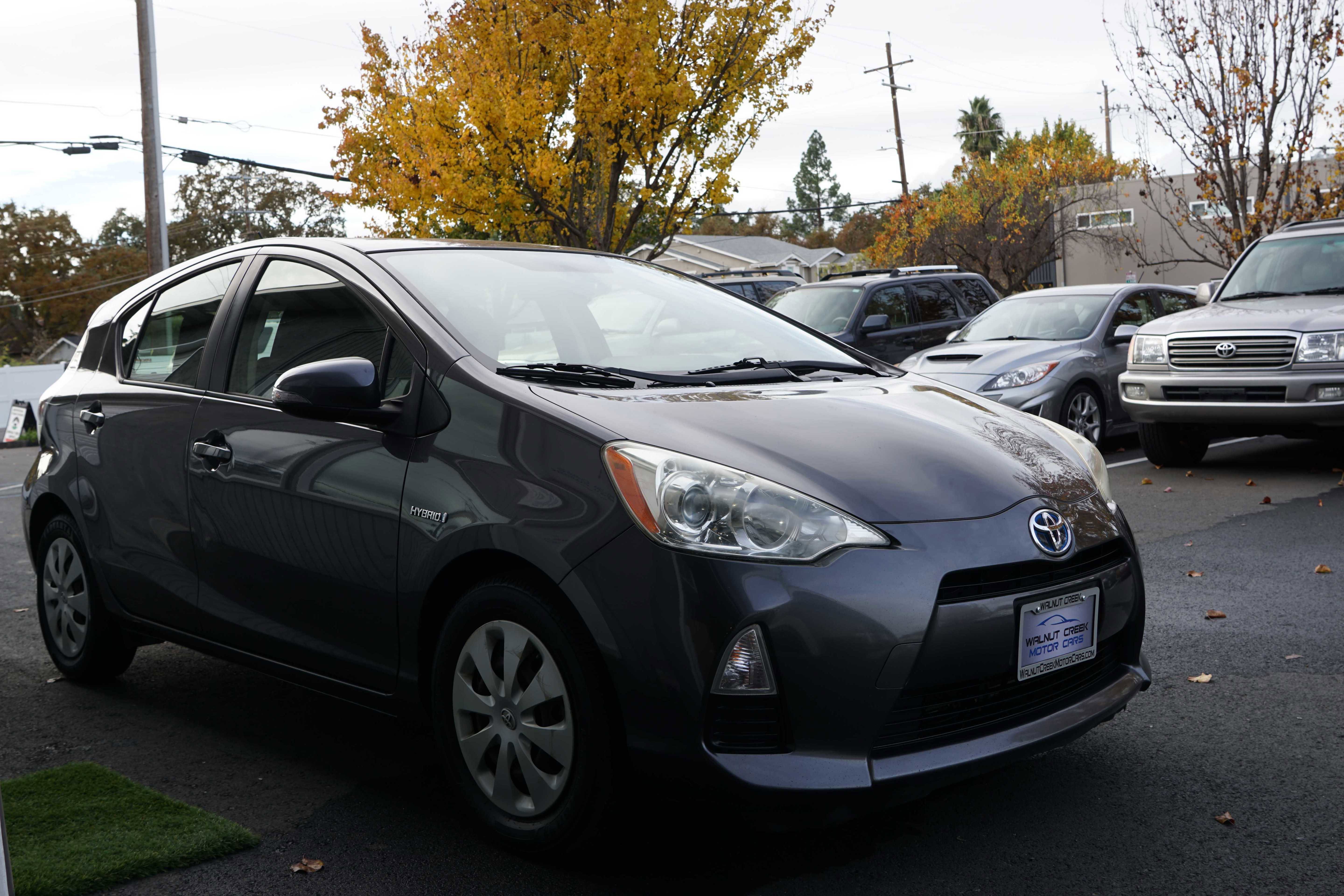 Used 2013 Toyota Prius C Two image 7