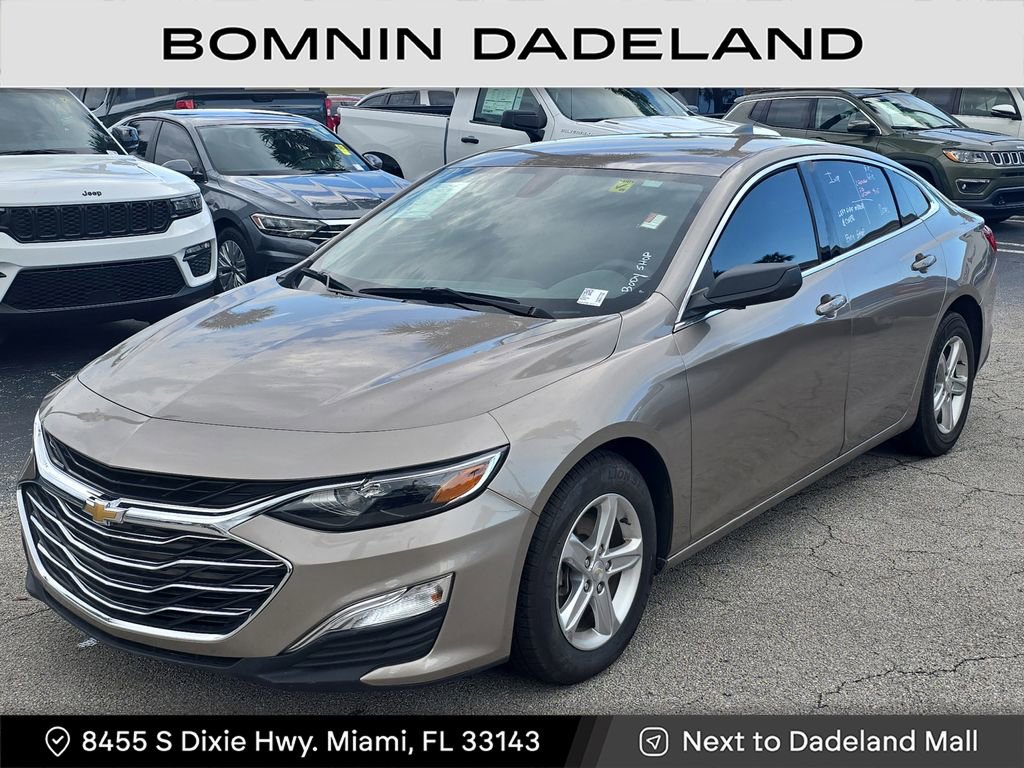 Used 2022 Chevrolet Malibu LS image 2