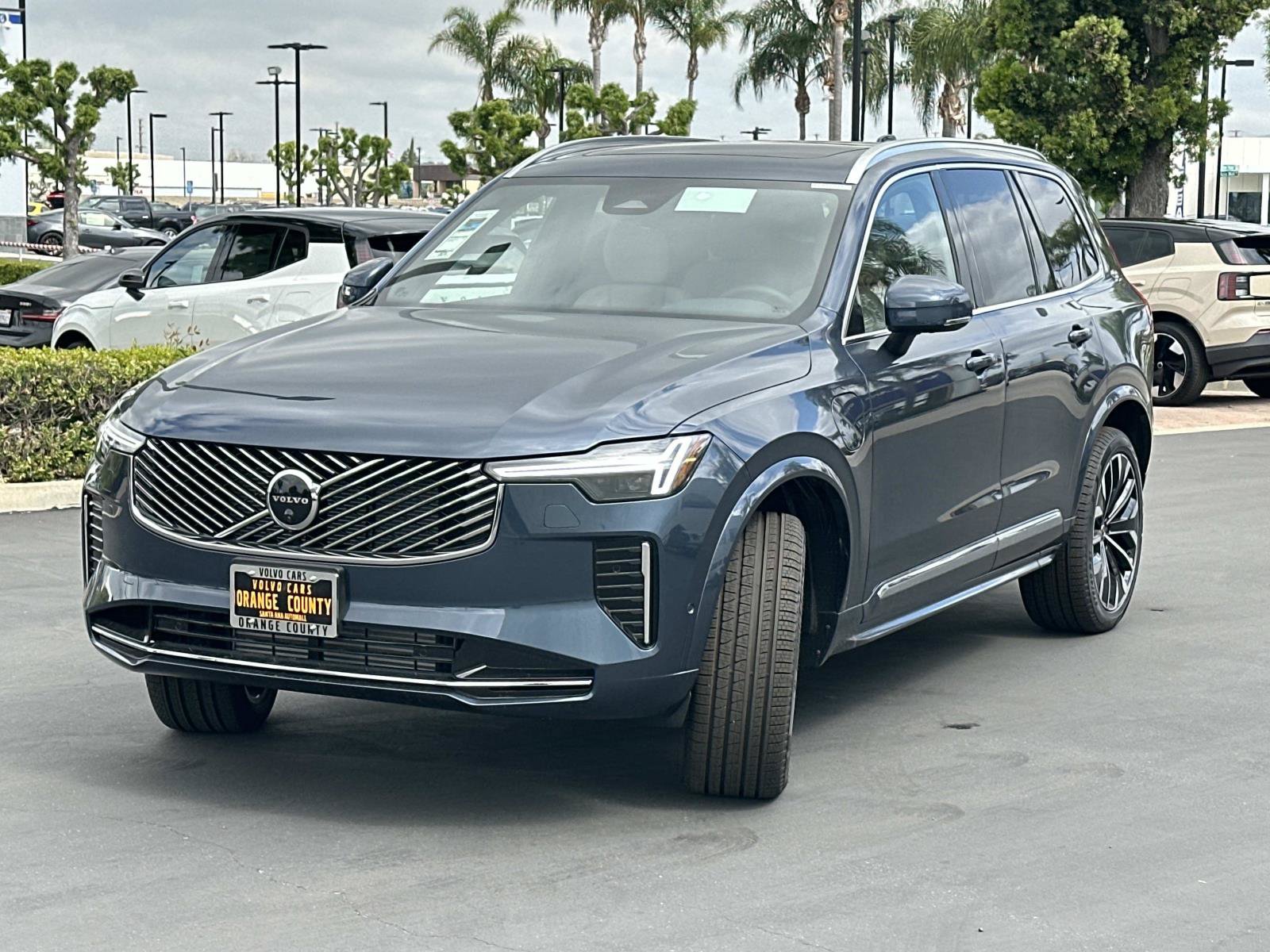 New 2026 Volvo XC90 T8 Plus w/ Protection Package Premier AWD/4WD image 3