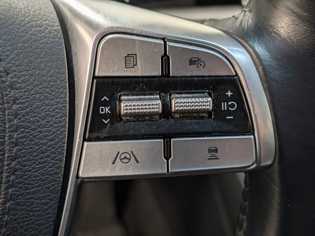 Used 2024 Kia Telluride EX w/ EX Captain's Chair Package FWD image 13