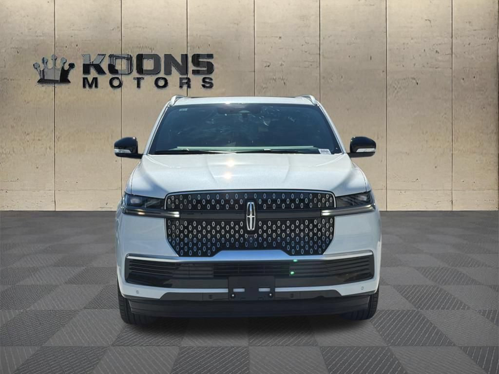 New 2026 Lincoln Navigator Reserve AWD/4WD image 3