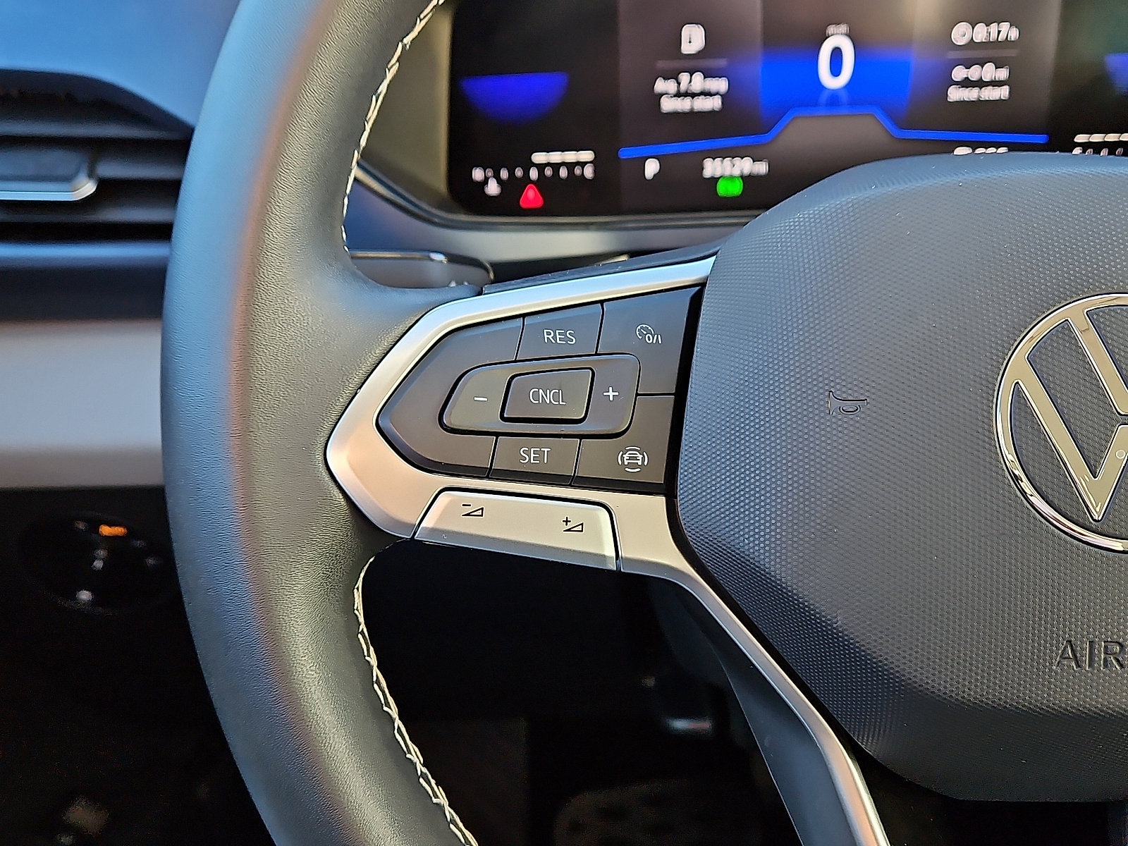 Certified 2022 Volkswagen Taos SE image 15