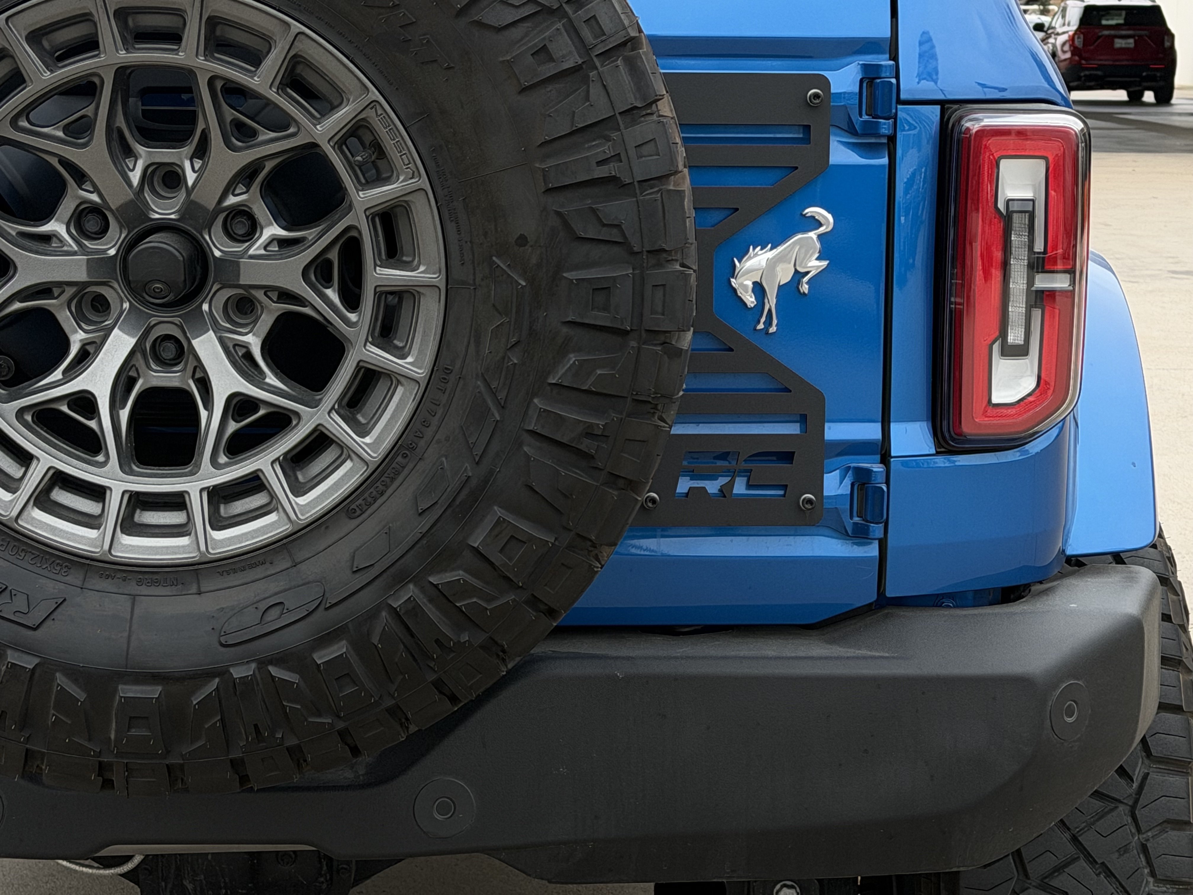 Used 2024 Ford Bronco Outer Banks AWD/4WD image 6