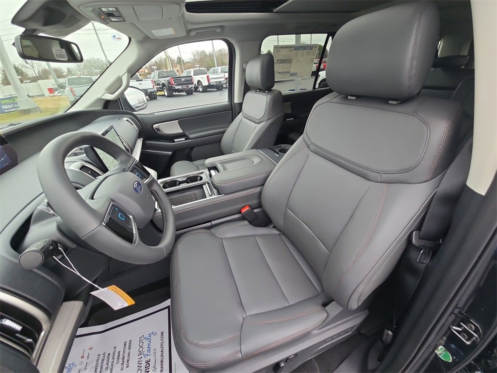 New 2025 Ford Expedition Max Active image 12