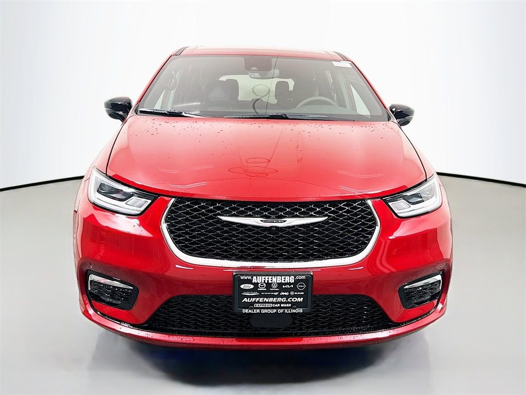 New 2026 Chrysler Pacifica Select image 2