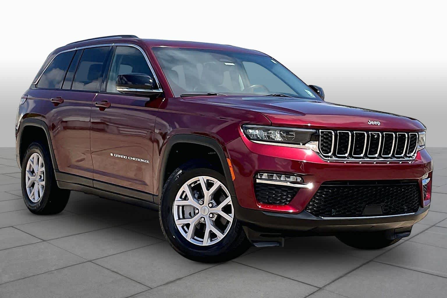 Used 2022 Jeep Grand Cherokee Limited w/ Luxury Tech Group II RWD image 3