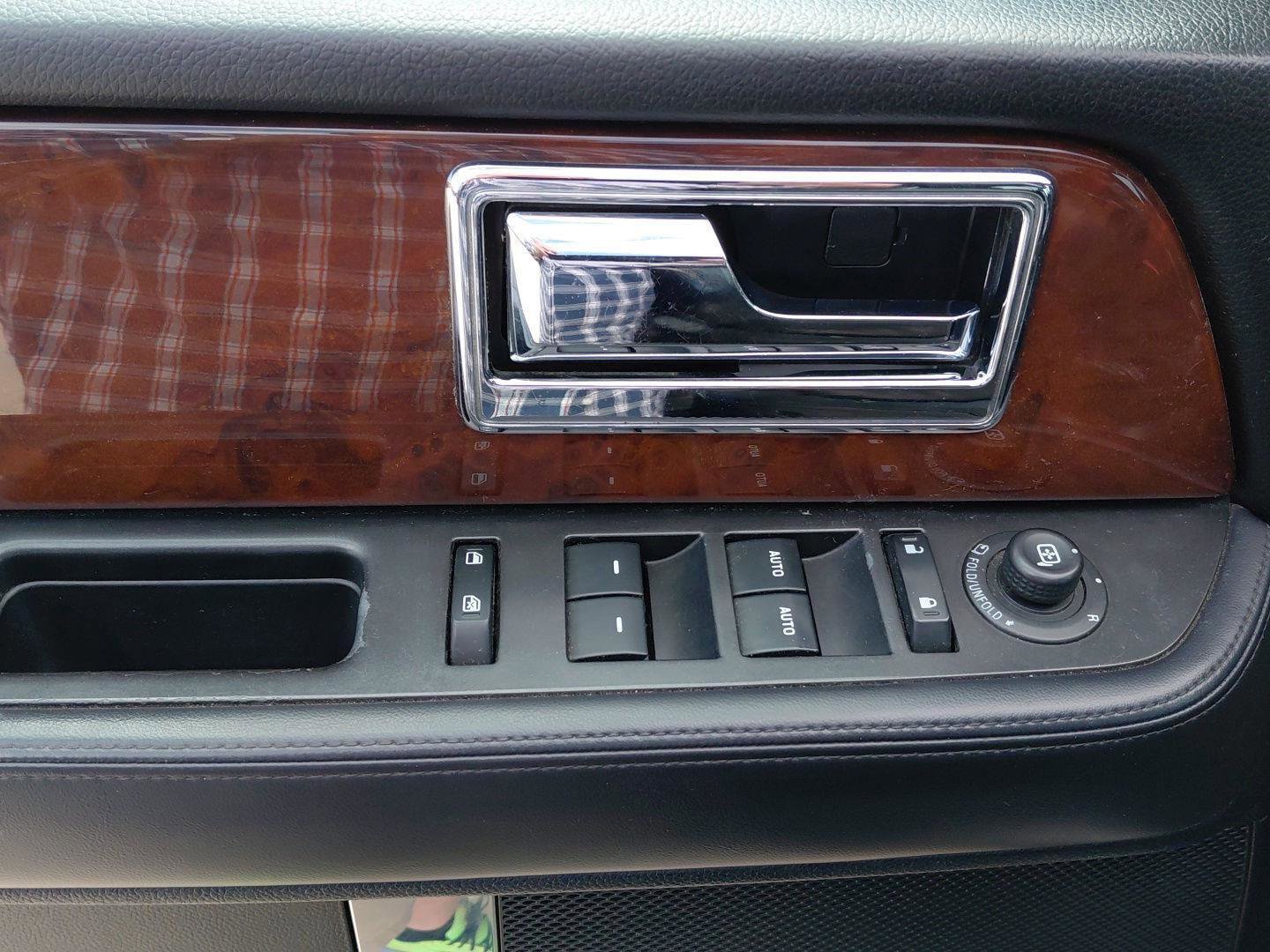 Used 2016 Lincoln Navigator L Select AWD/4WD image 29