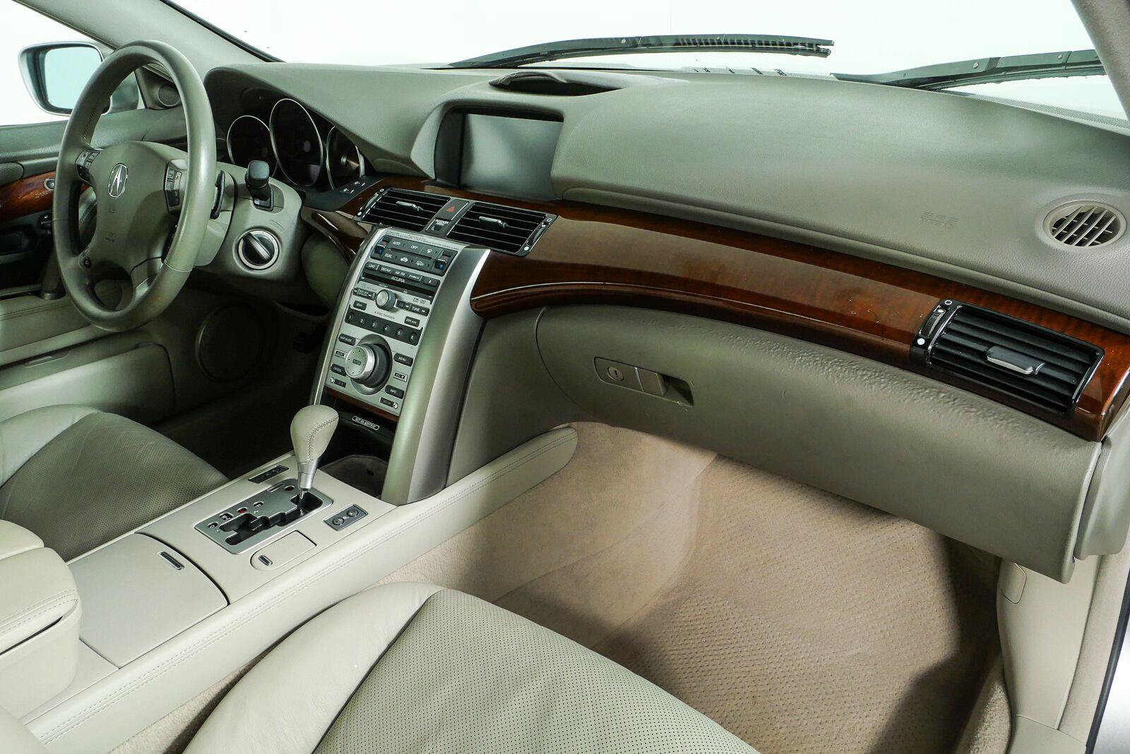 Used 2007 Acura RL w/ Technology Package AWD/4WD image 19