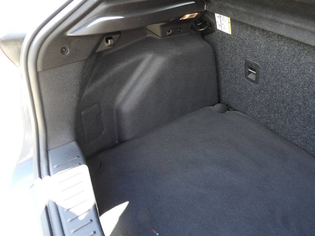 Used 2018 Ford Focus SE FWD image 24