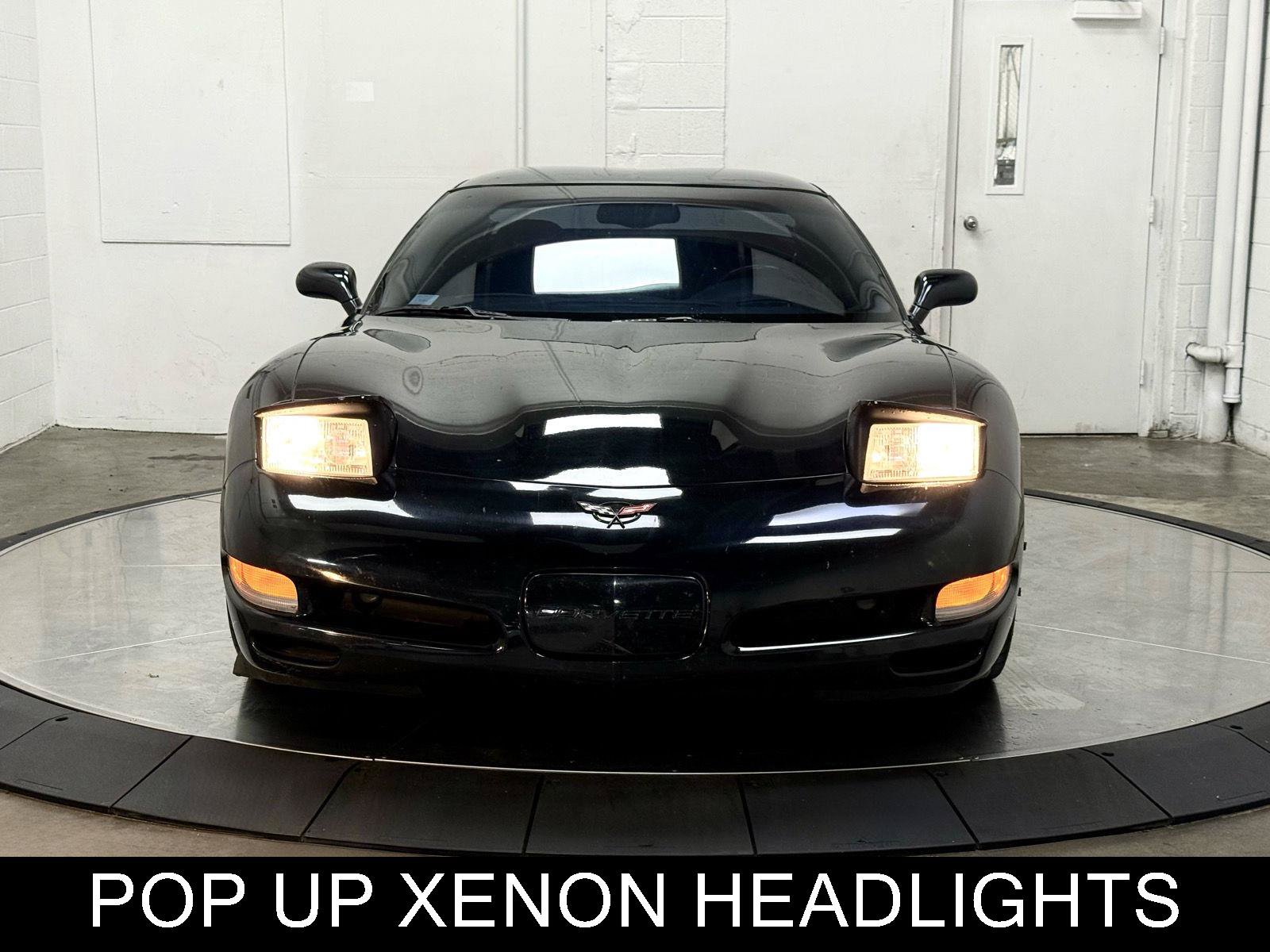 Used 2004 Chevrolet Corvette Coupe w/ Preferred Equipment Group RWD image 2