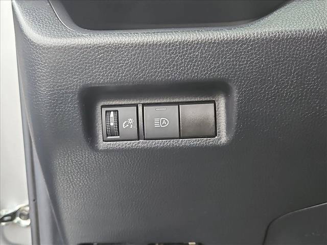 Used 2019 Toyota RAV4 XLE w/ Carpet Mat Package FWD image 15
