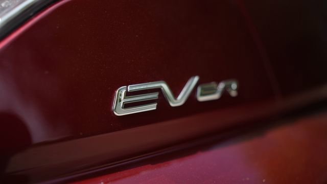 Used 2012 Fisker Karma EcoSport RWD image 10