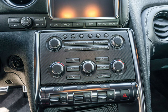 Used 2016 Nissan GT-R Black Edition AWD/4WD image 27