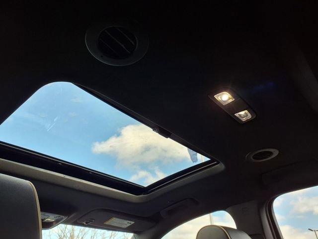 Used 2024 Chevrolet Traverse Premier w/ Redline Edition image 9