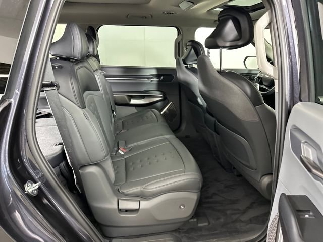 Used 2025 Kia EV9 Wind image 27