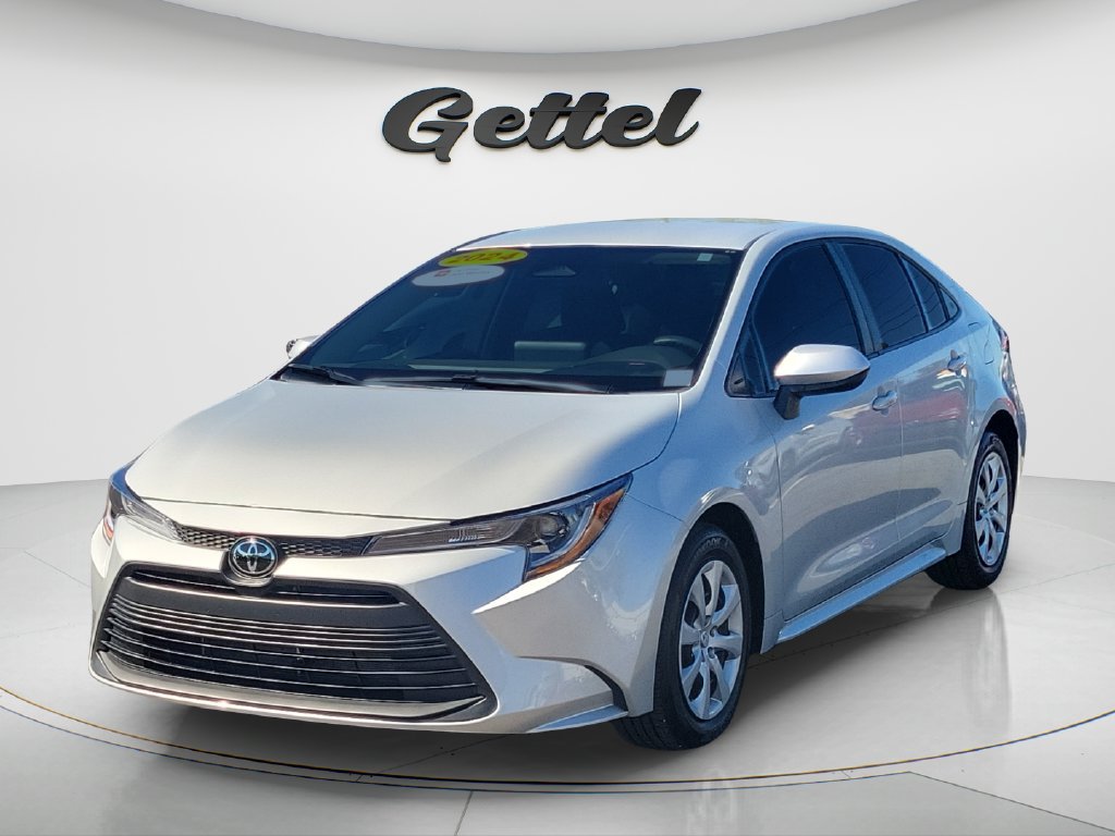 Used 2024 Toyota Corolla LE FWD image 1