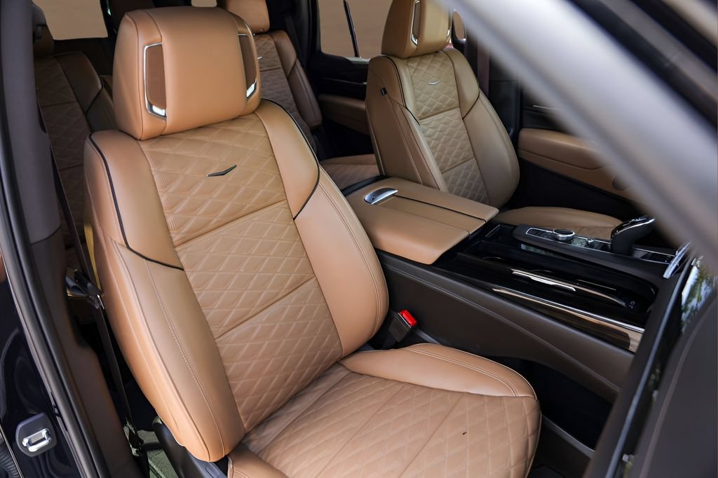 Certified 2023 Cadillac Escalade Premium Luxury w/ Performance Package RWD image 31