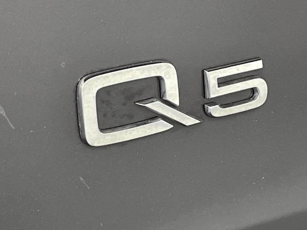 Used 2021 Audi Q5 2.0T Premium Plus w/ Premium Plus Package AWD/4WD image 11