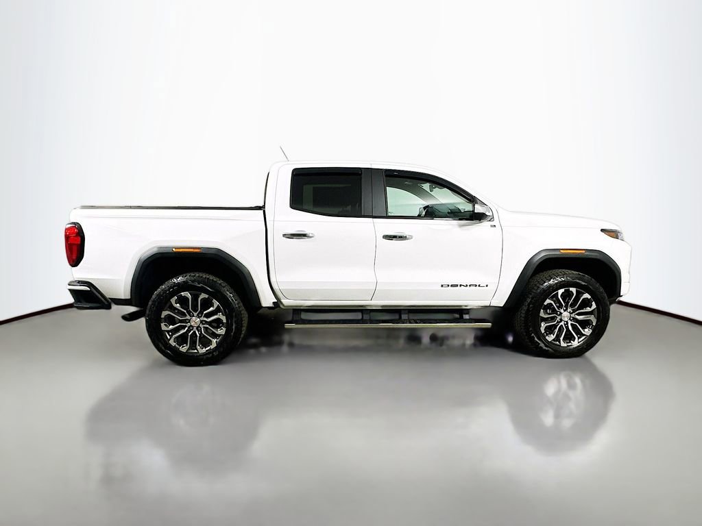 Used 2024 GMC Canyon Denali image 7
