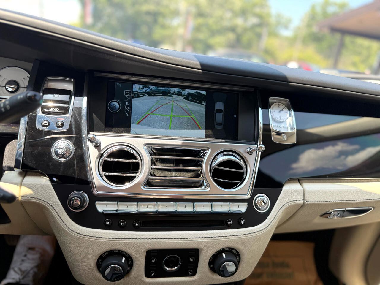 Used 2011 Rolls-Royce Ghost image 25