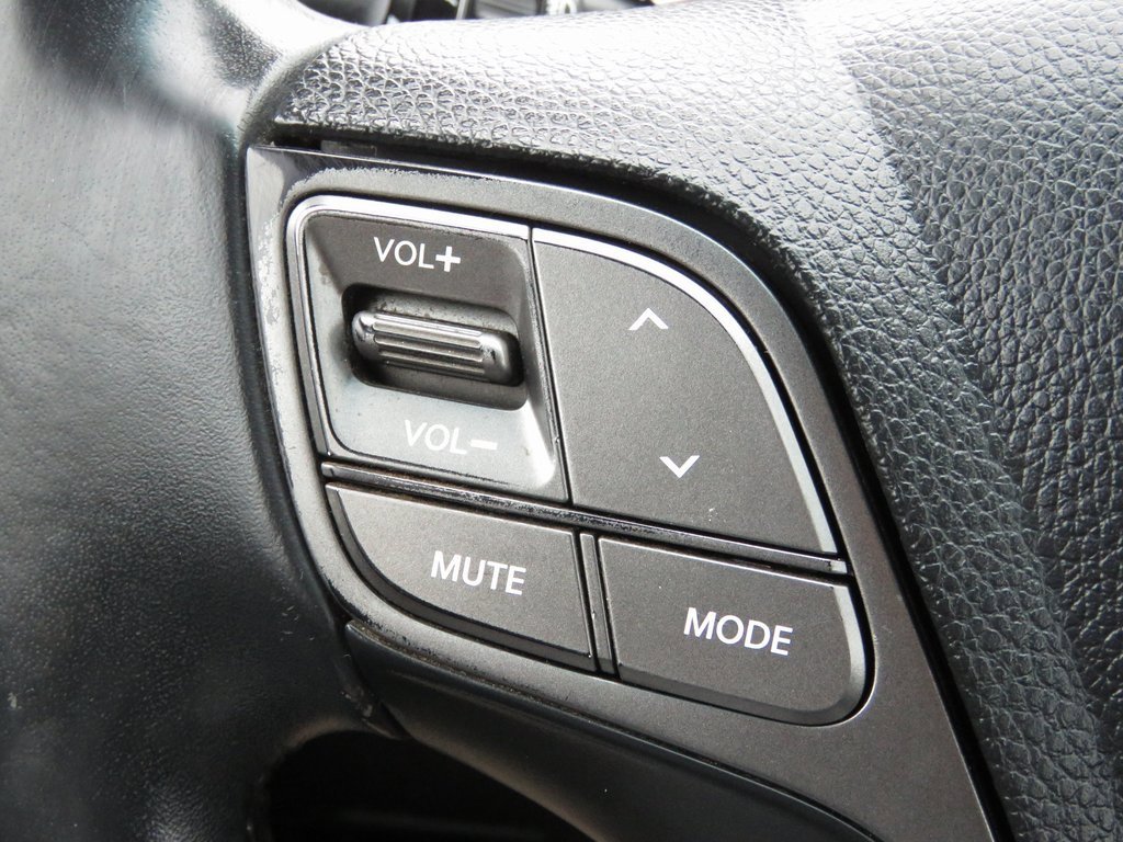 Used 2017 Hyundai Santa Fe Limited image 24