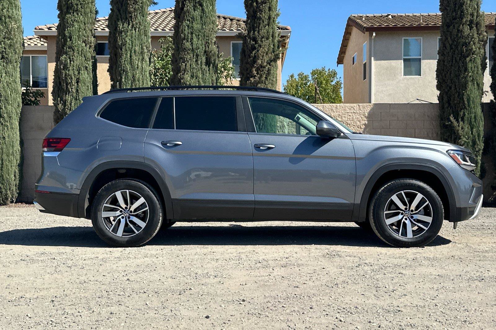 Used 2023 Volkswagen Atlas SE FWD image 2