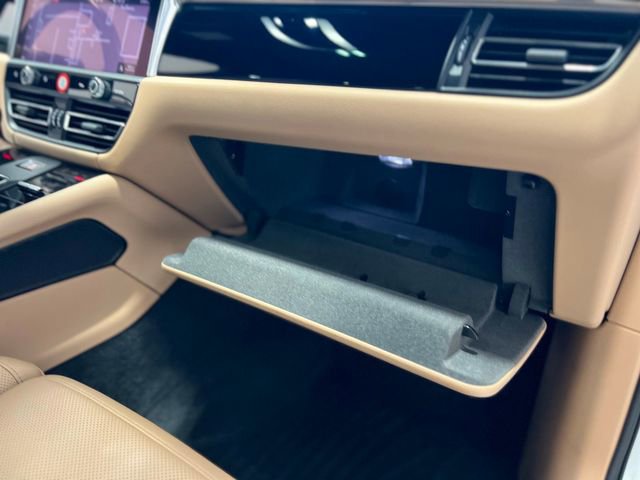 Used 2023 Porsche Macan Base image 36