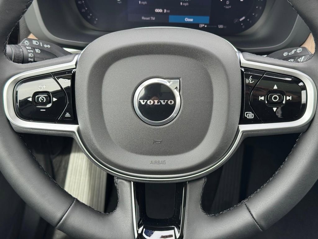 New 2026 Volvo XC60 B5 Plus w/ Protection Package Premier AWD/4WD image 12