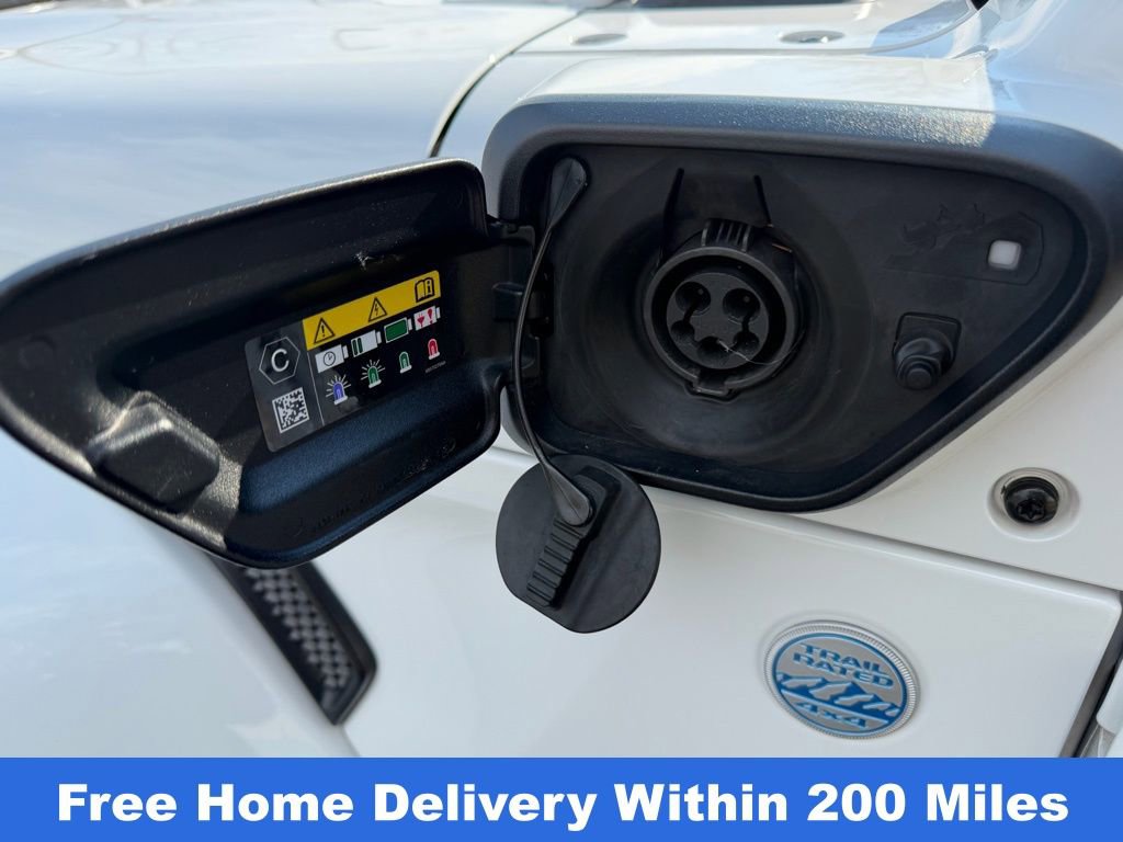 Used 2024 Jeep Wrangler Unlimited Sahara w/ Safety Group image 16