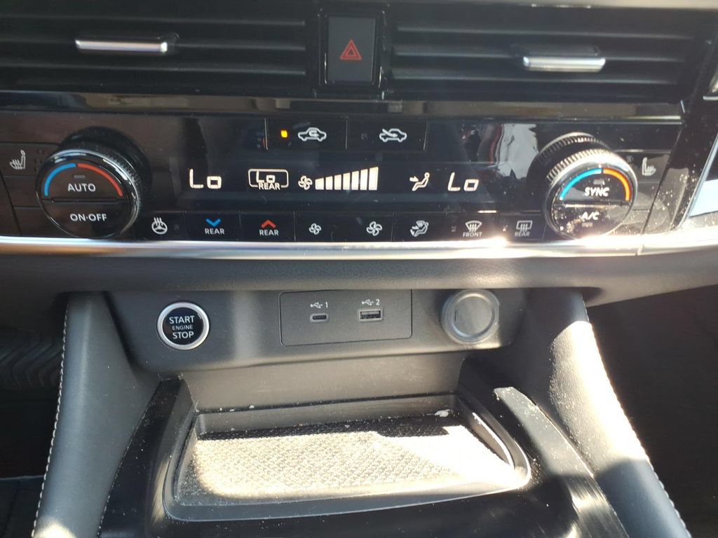 Used 2023 Nissan Rogue SL w/ SL Premium Package FWD image 23