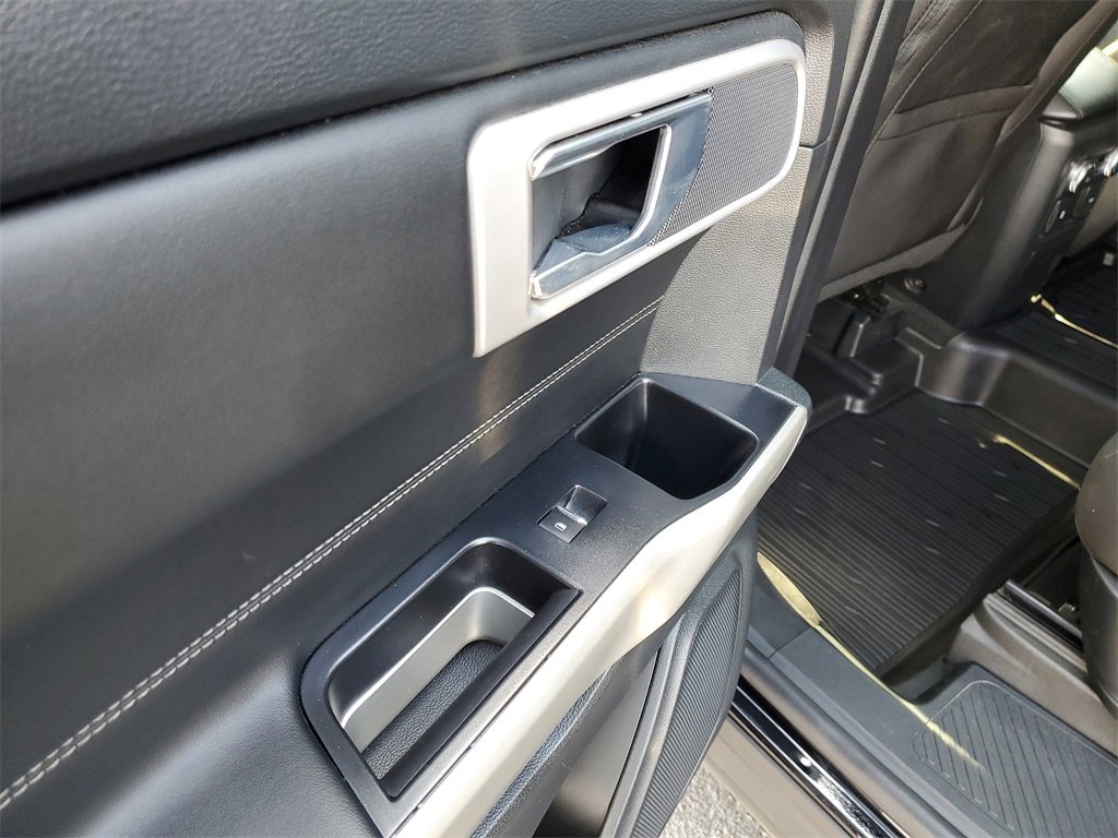 Certified 2022 Ford Explorer XLT image 11