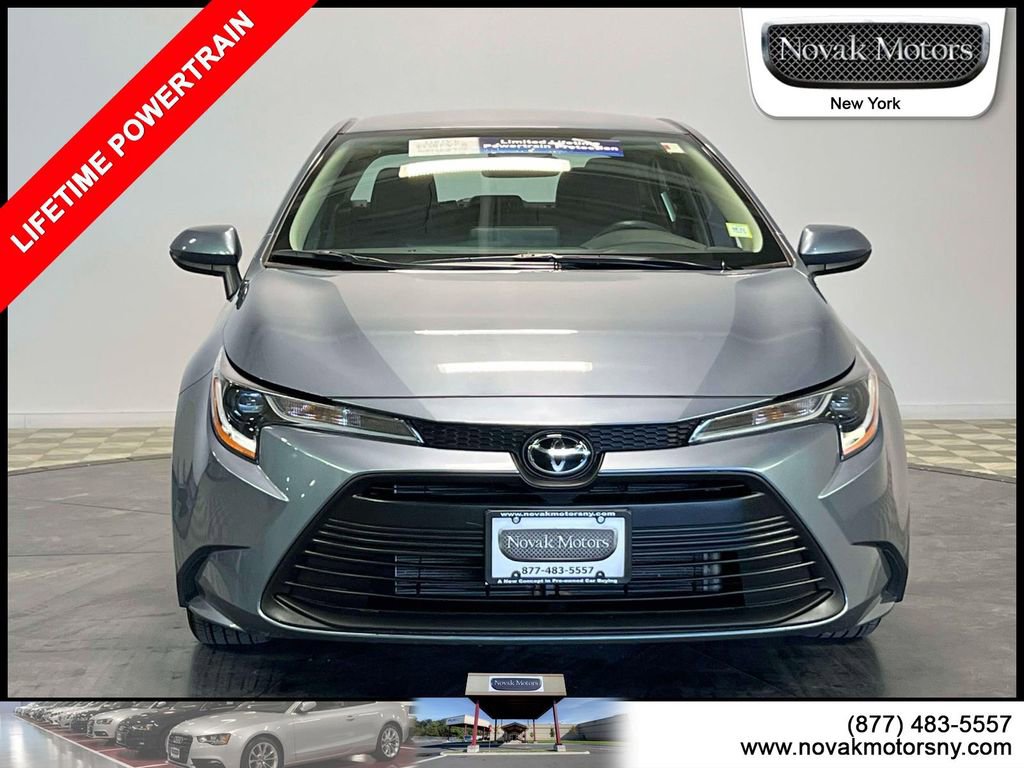 Used 2025 Toyota Corolla LE FWD image 2